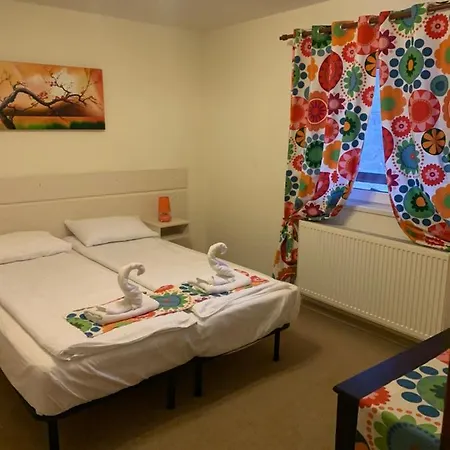 Dorf Haus Penzion Văliug